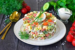 Быстрые салаты из простых продуктов для праздника.